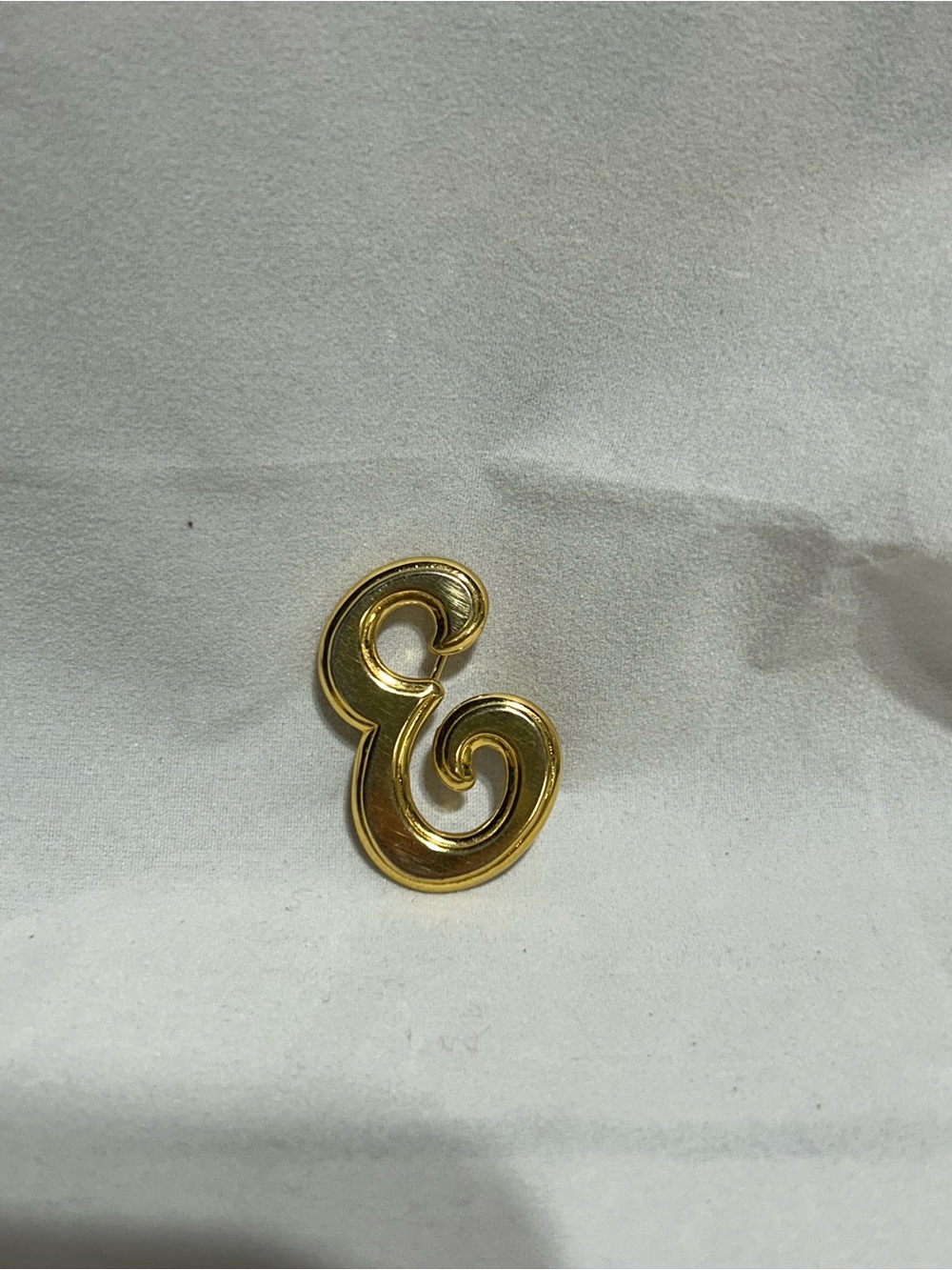 Vintage Gold Tone Cursive Script Letter E Initial Monogram Brooch Pin